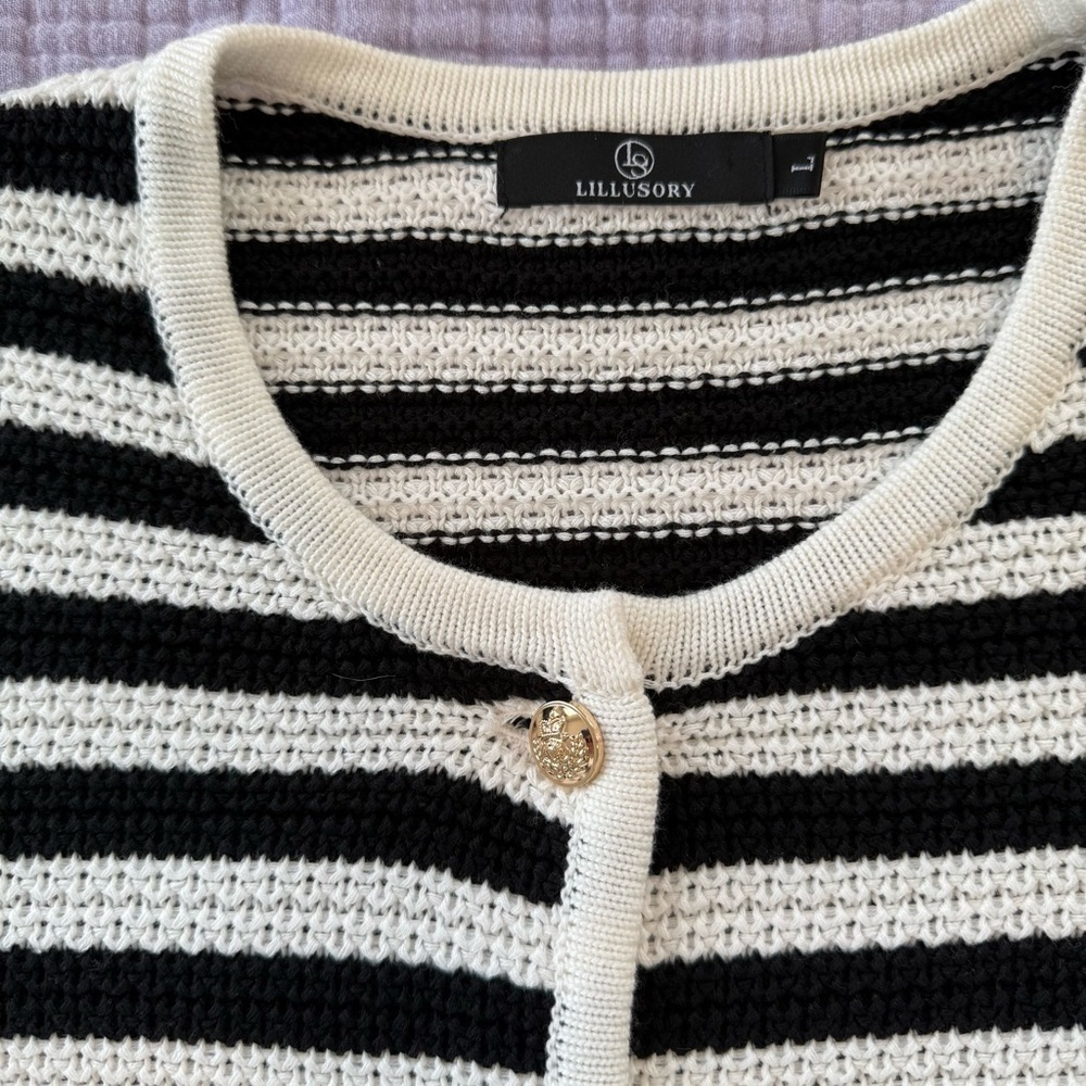 Striped Black and White Women's Cardigan Sweater w/ Gold Buttons, Size L - Picture 4 of 10